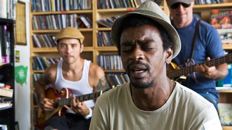 Harmonia: A Concert of Unity and Cultural Fusion - Unveiling a Musical Tapestry by the Renowned Seu Jorge!